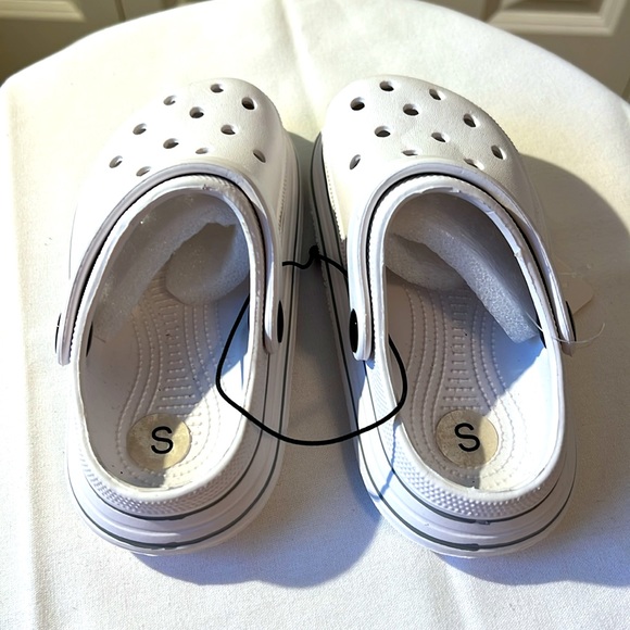 Littles Clog/Slipper Style Shoes White Back strap 7”x3.5” Brand New Size Small - Picture 3 of 9